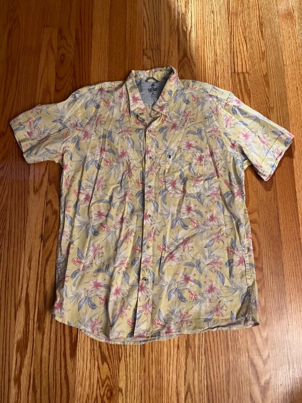 IZOD Saltwater Mens XL Hawaiian Floral Short Sleeve Shirt Yellow